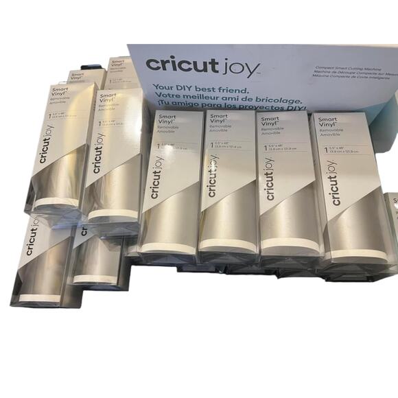 Cricut Joy Compact Smart Cutting Machine and 25 Vinyl Sheets - Picture 4 of 5